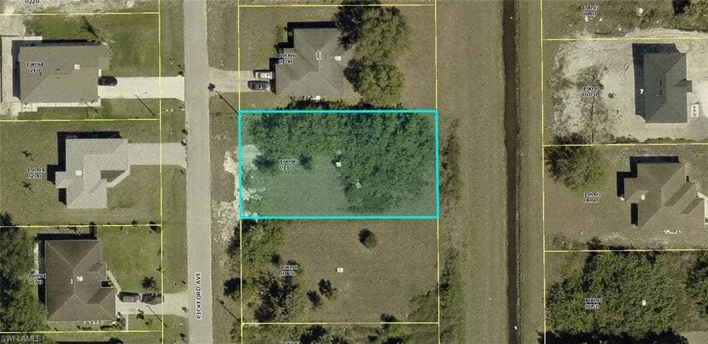429 Pickford AVE LEHIGH ACRES, FL 33974
