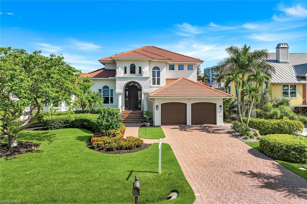 155 Heron AVE NAPLES, FL 34108