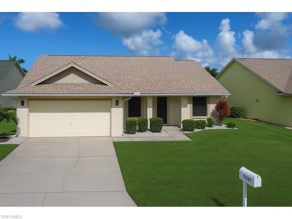 11091 Caravel CIR FORT MYERS, FL 33908