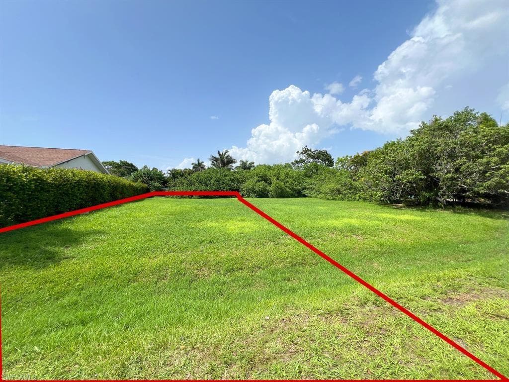 553 100th AVE N NAPLES, FL 34108
