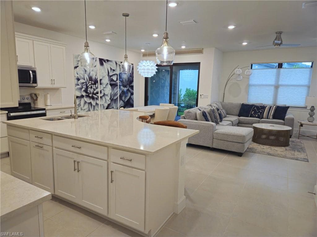 4211 SONOMA OAKS CIRCLE CIR NAPLES, FL 34119