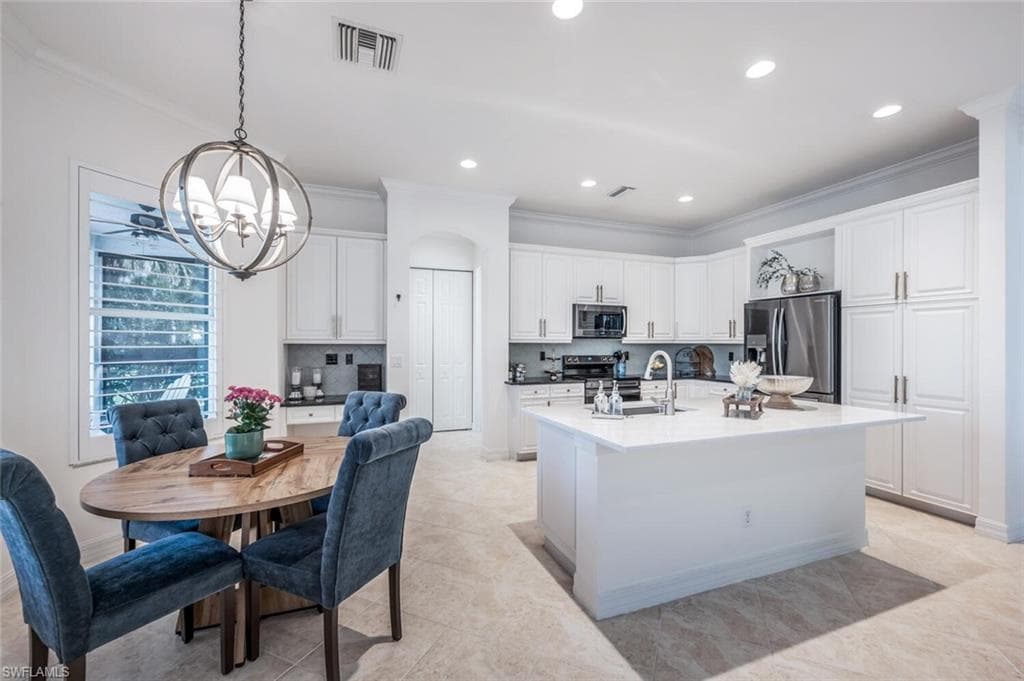 1905 Isla De Palma CIR NAPLES, FL 34119