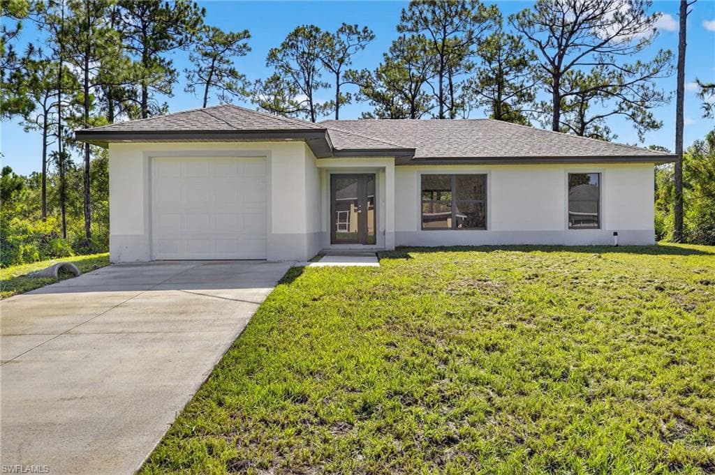 2006 McArthur AVE ALVA, FL 33920