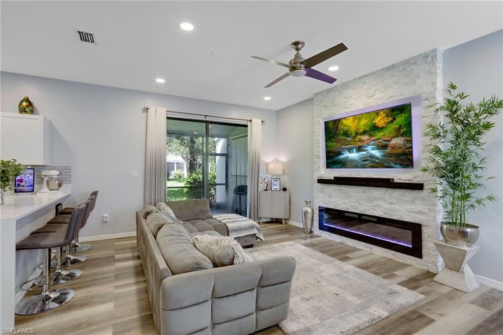 15659 SUMMIT PLACE CIR NAPLES, FL 34119