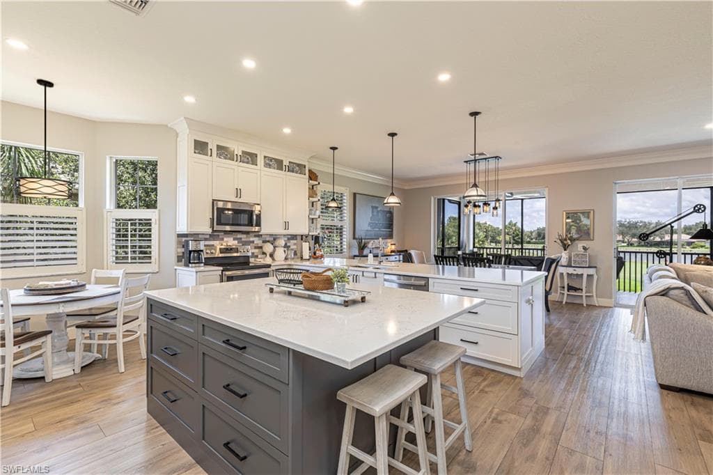 778 Regency Reserve CIR 1603 NAPLES, FL 34119