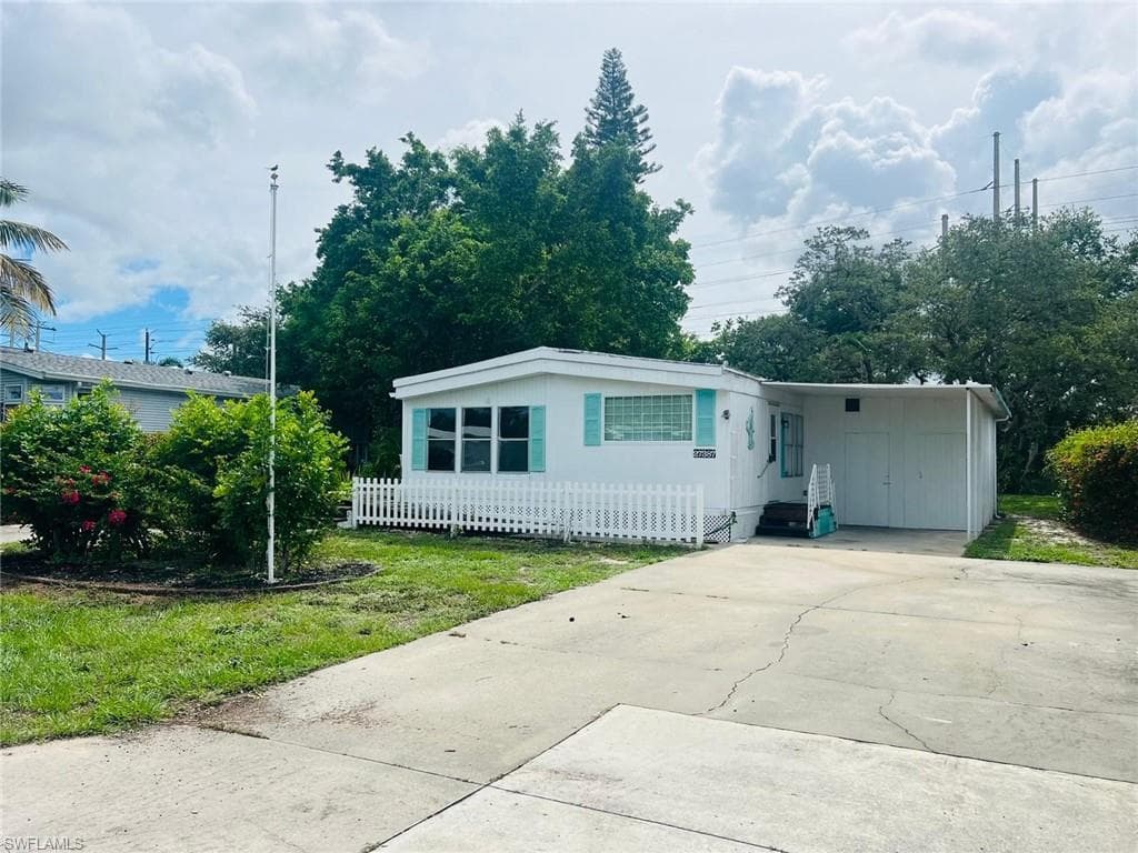 27387 Duvernay DR BONITA SPRINGS, FL 34135