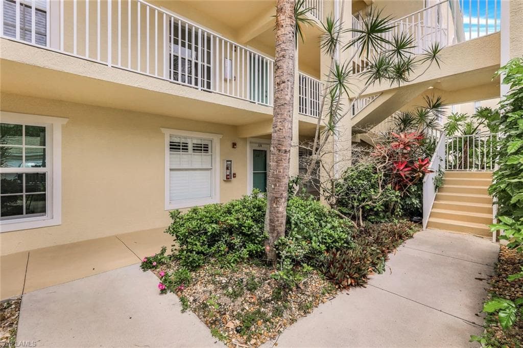 15505 Cedarwood LN 204 NAPLES, FL 34110