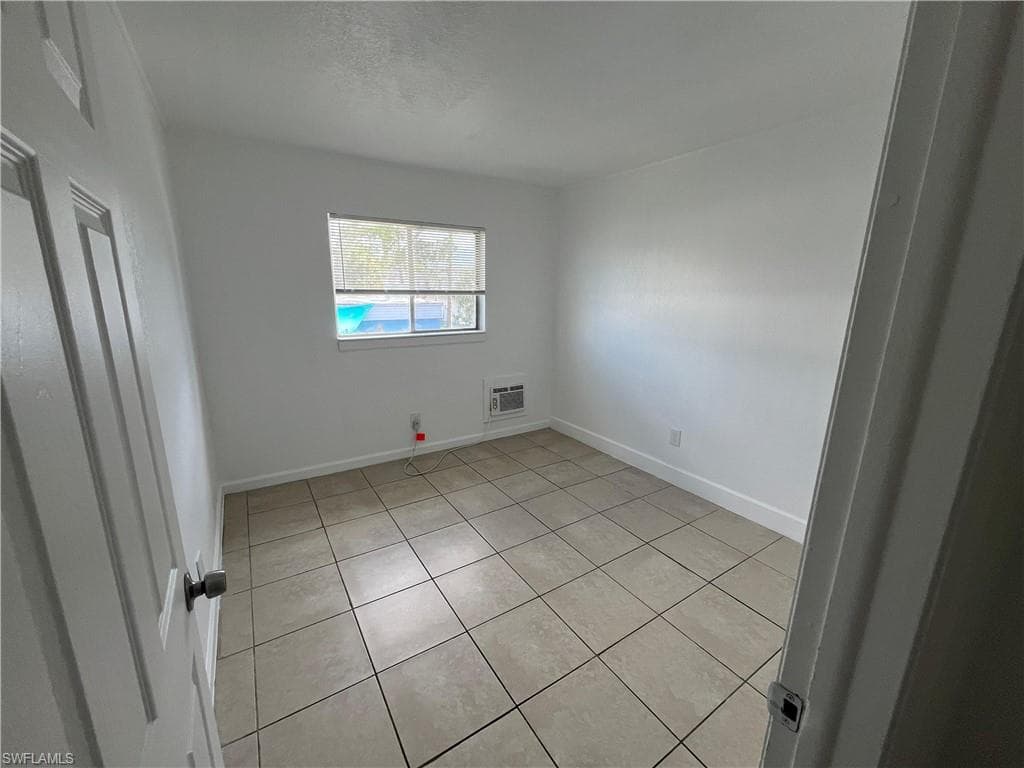 2452 Stella ST 201 FORT MYERS, FL 33901