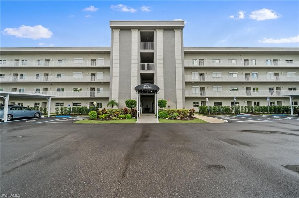 14771 Hole In 1 CIR 108 FORT MYERS, FL 33919