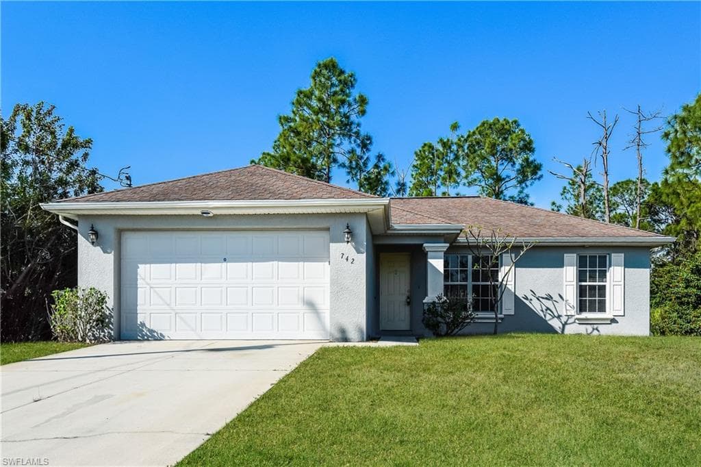 742 Fuller AVE S LEHIGH ACRES, FL 33974
