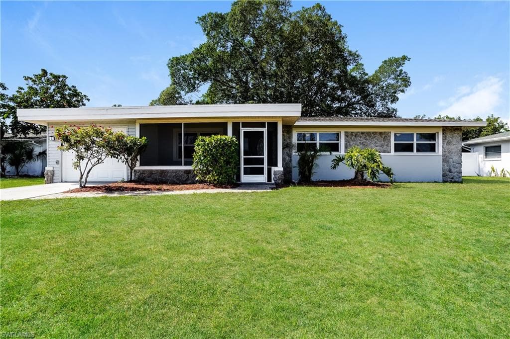 330 SE 46th LN CAPE CORAL, FL 33904