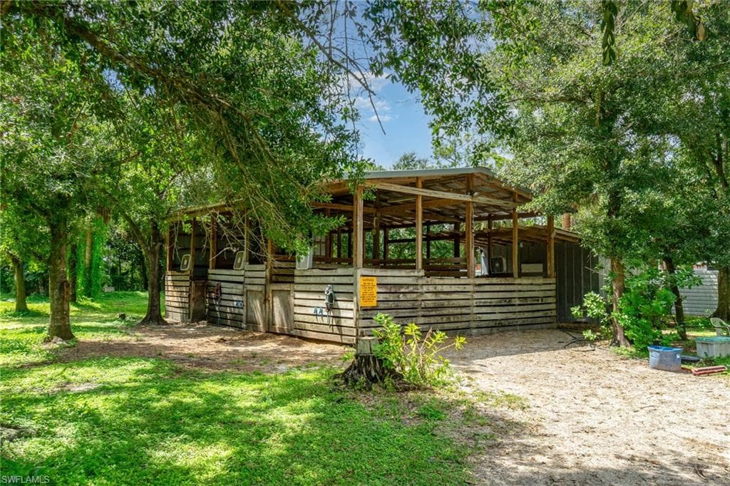 19201 Matt RD NORTH FORT MYERS, FL 33917