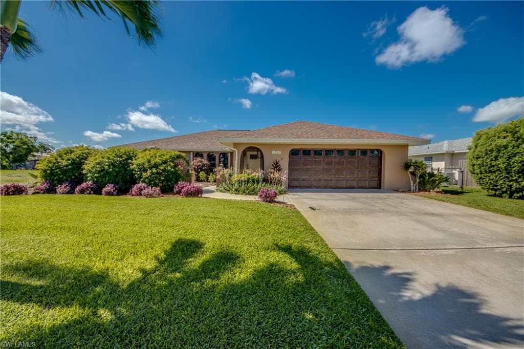 1220 SE 19th LN CAPE CORAL, FL 33990