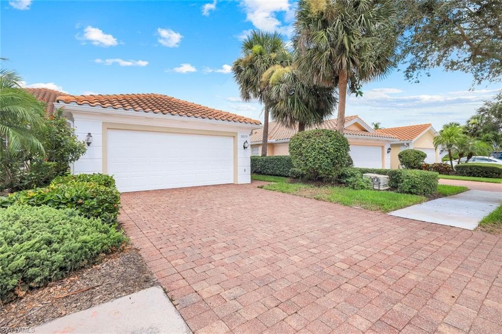 3077 Futuna LN NAPLES, FL 34119