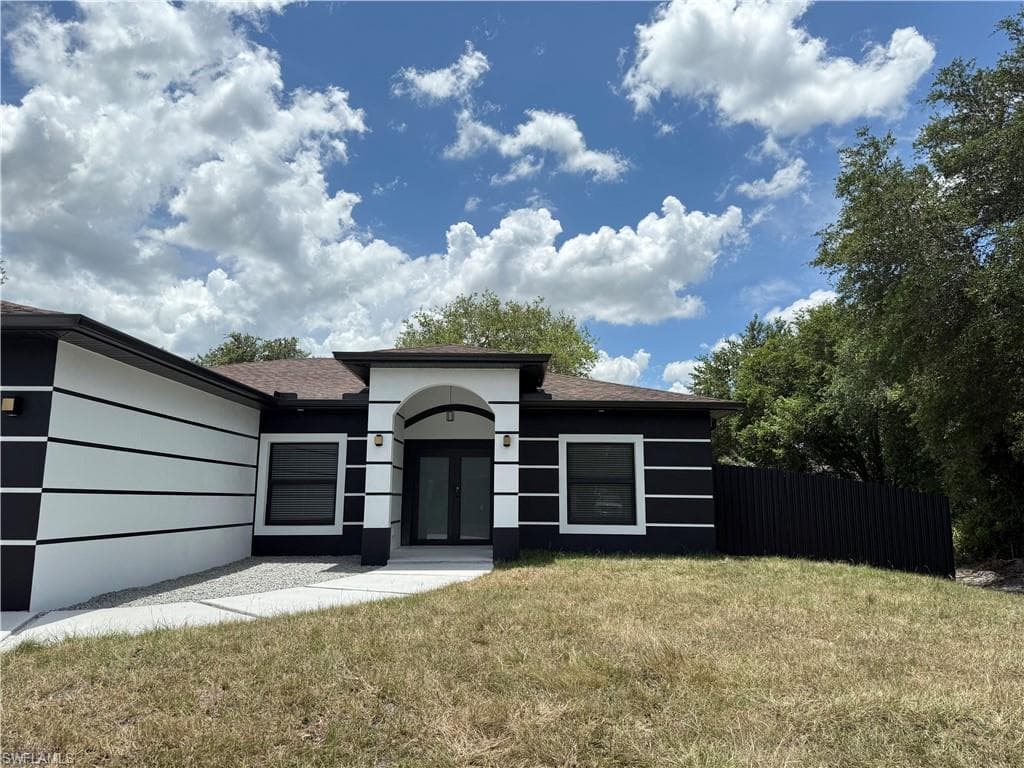 2513 66th ST W LEHIGH ACRES, FL 33971