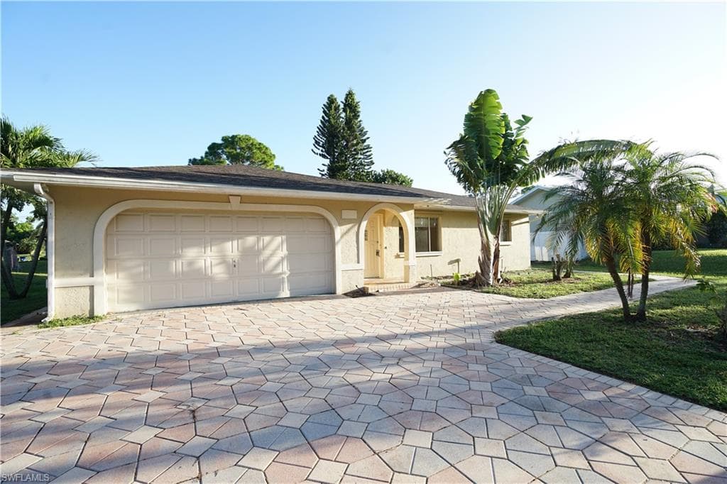 9053 Irving RD FORT MYERS, FL 33967