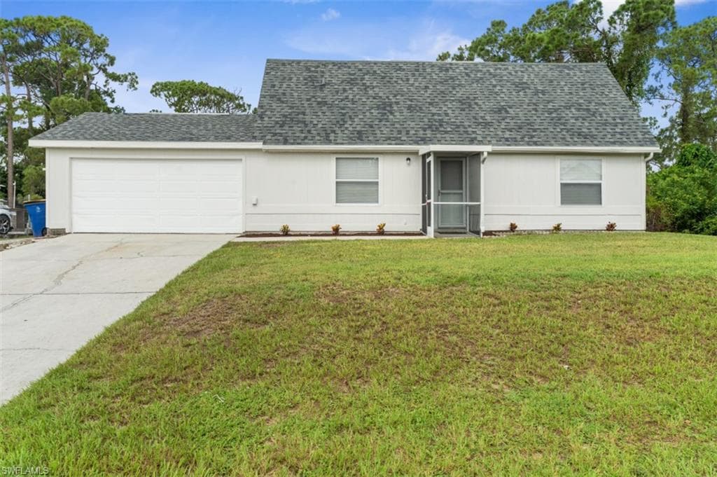205 James AVE N LEHIGH ACRES, FL 33971