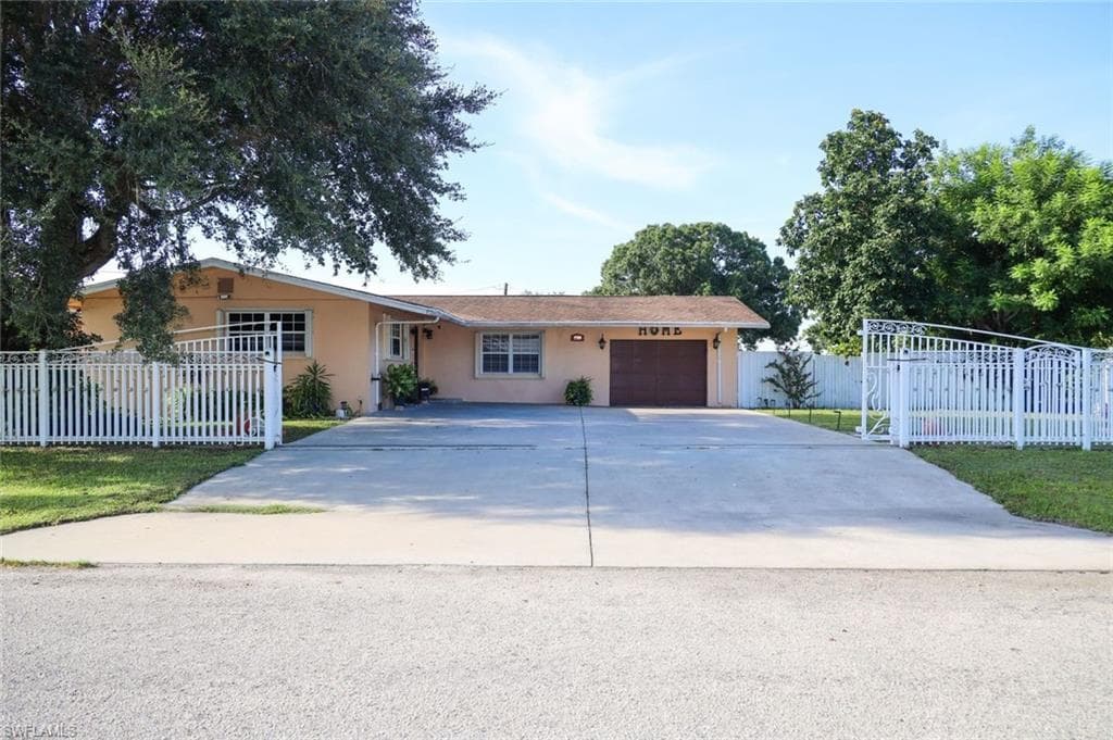 1109 W Ventura AVE CLEWISTON, FL 33440