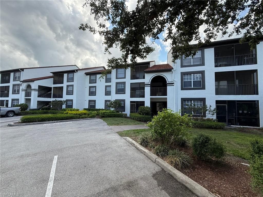 7985 Preserve CIR 1123 NAPLES, FL 34119