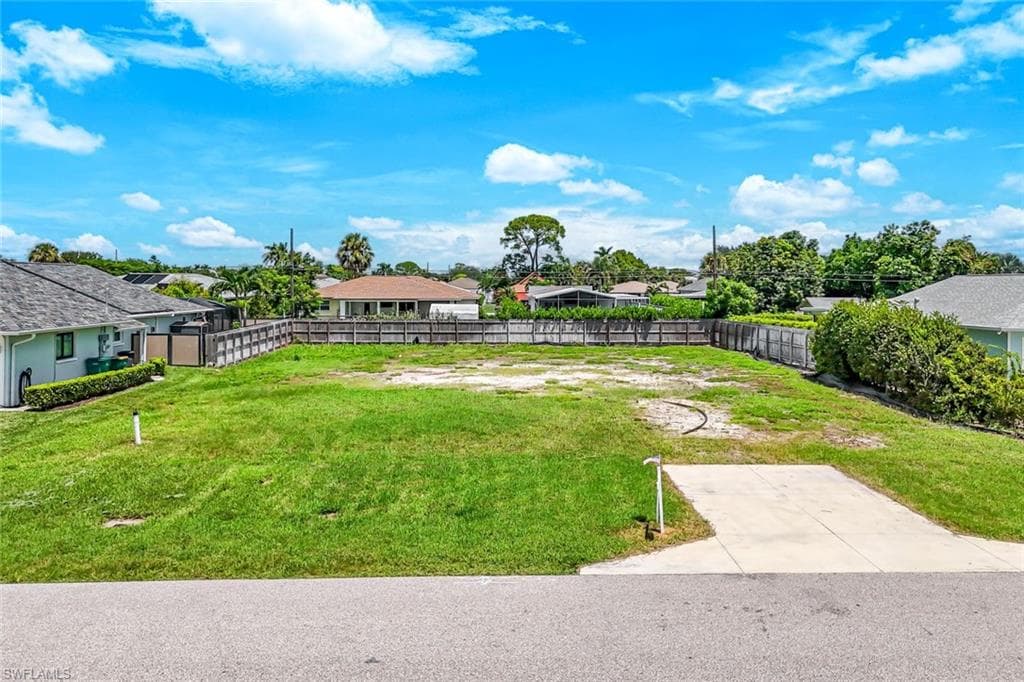 741 95th AVE N NAPLES, FL 34108