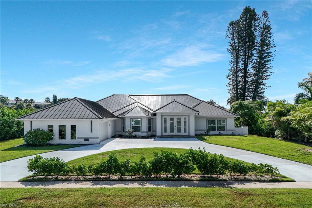 921 Scott DR MARCO ISLAND, FL 34145