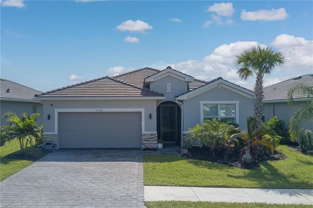2446 Orchard ST NAPLES, FL 34120