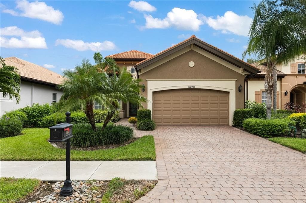 6489 Caldecott DR NAPLES, FL 34113
