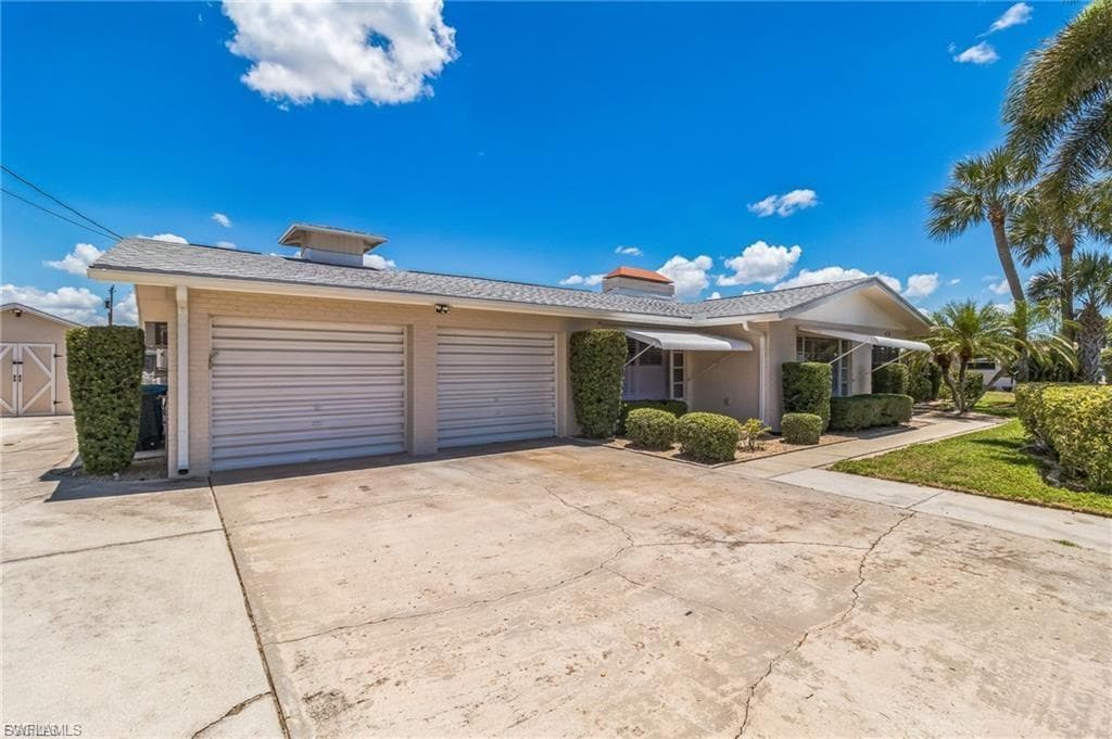 4330 S Canal CIR NORTH FORT MYERS, FL 33903