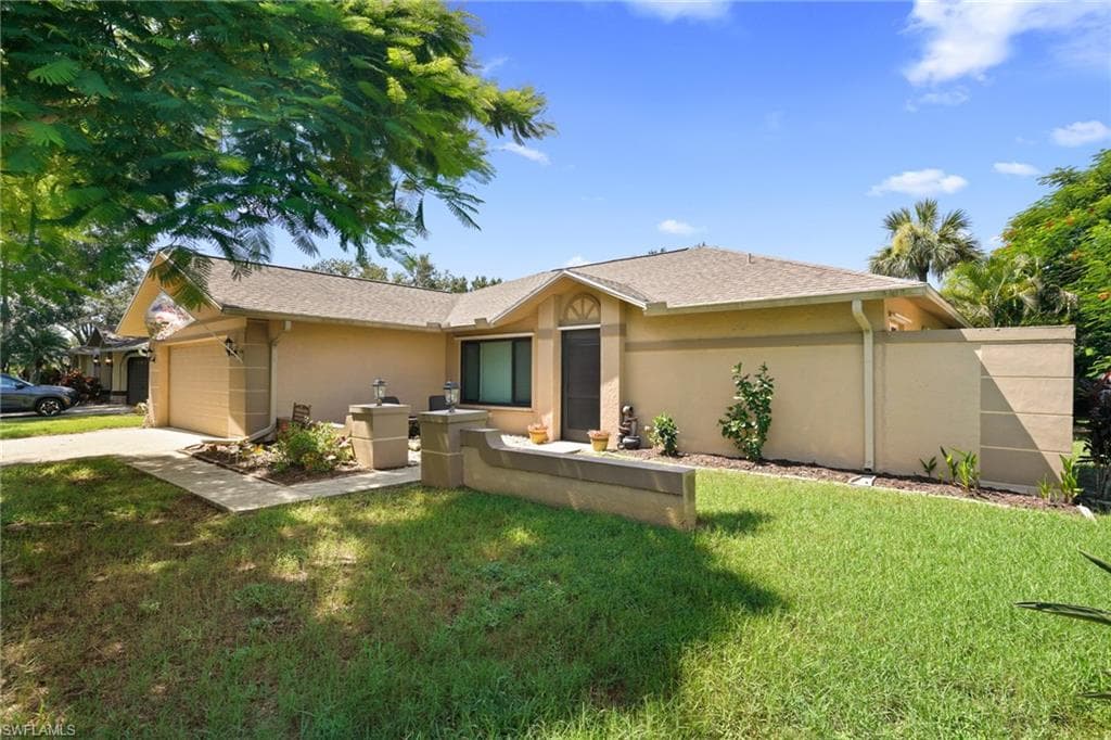 19224 Cypress Vista CIR FORT MYERS, FL 33967