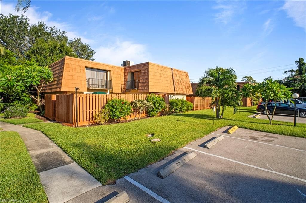 1703 park meadows DR FORT MYERS, FL 33907