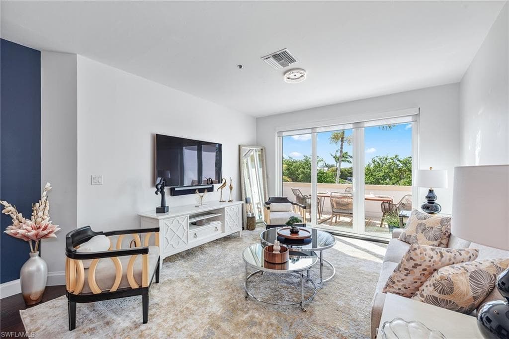 365 5TH AVE S 305 NAPLES, FL 34102