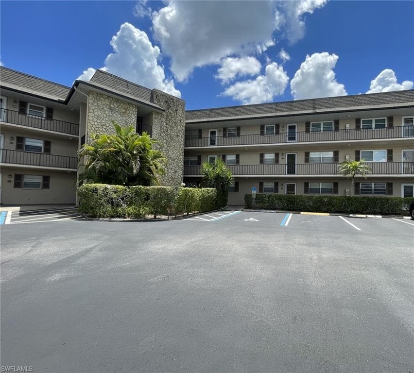 5435 Rattlesnake Hammock RD 202 NAPLES, FL 34113