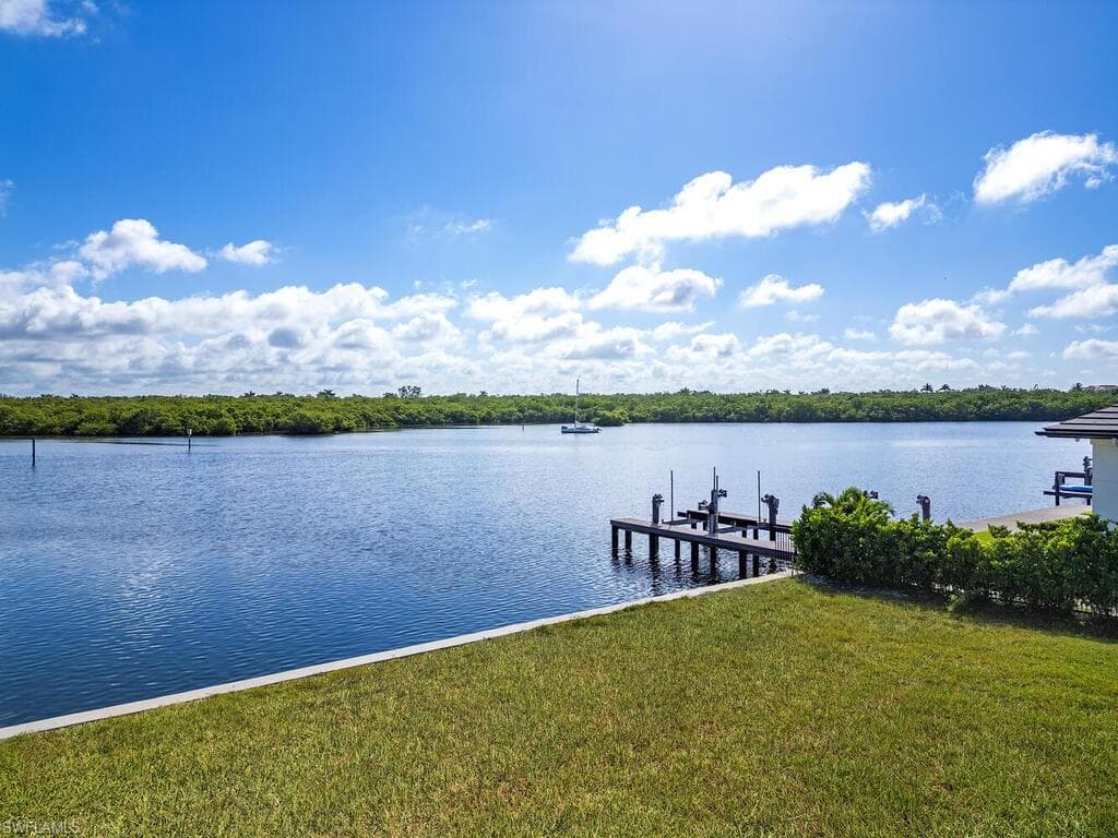 2375 TARPON RD NAPLES, FL 34102