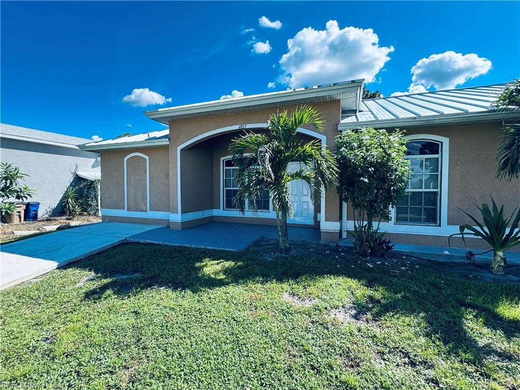 4813 30th ST SW LEHIGH ACRES, FL 33973