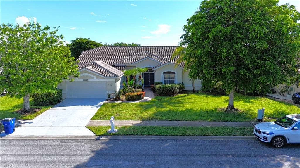 12621 Strathmore LOOP FORT MYERS, FL 33912