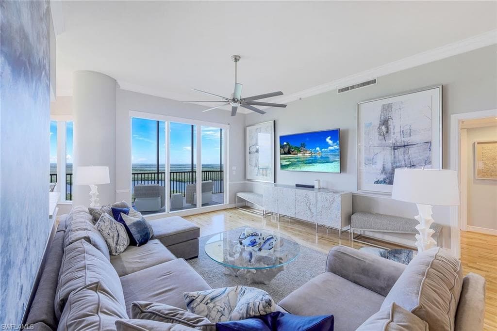 1060 Borghese LN 2002 NAPLES, FL 34114