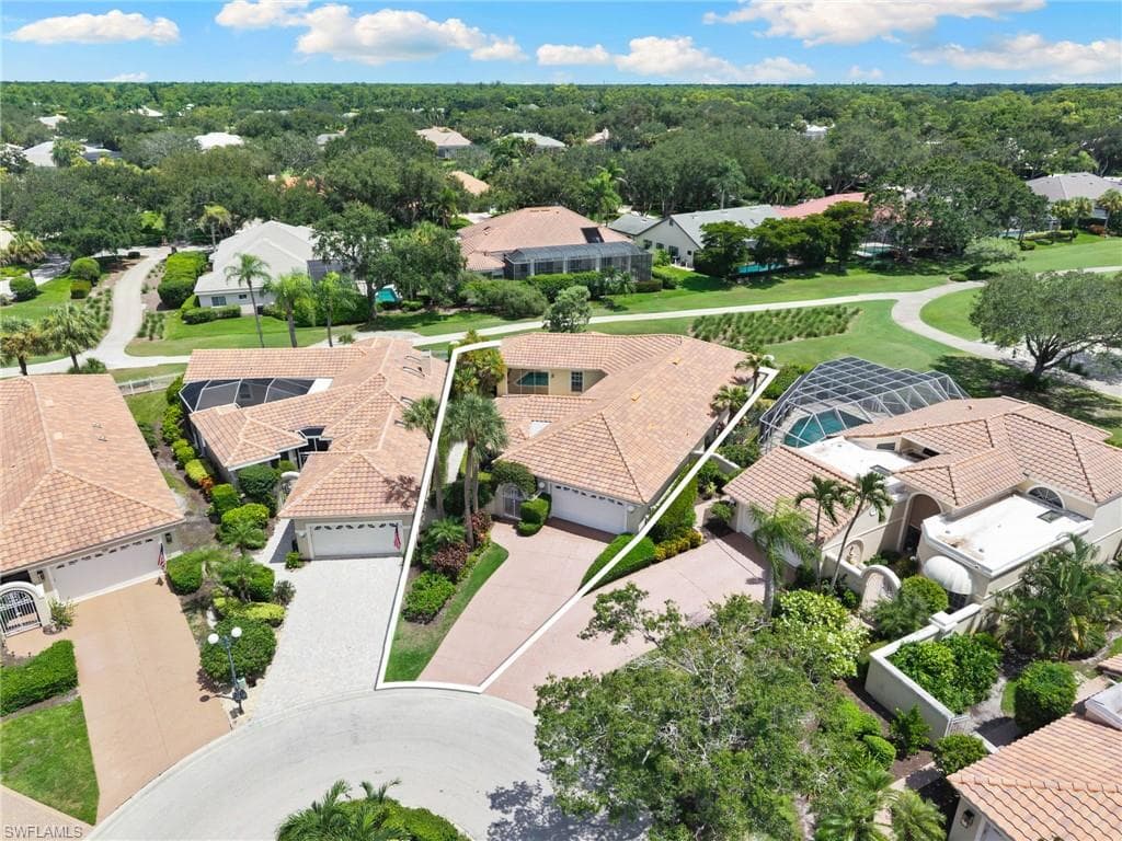 104 Via Napoli NAPLES, FL 34105
