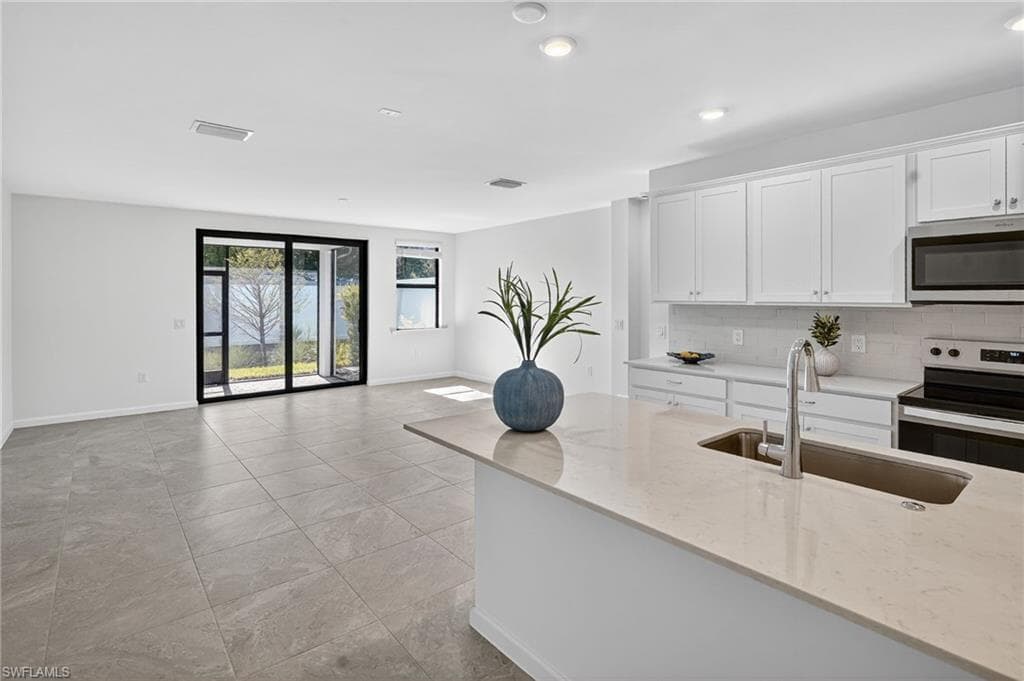 27823 Solis Grande DR BONITA SPRINGS, FL 34135