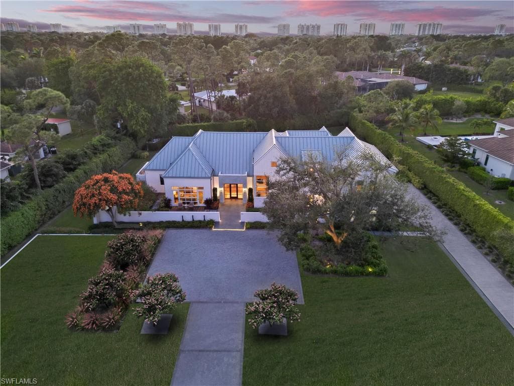 581 Myrtle RD NAPLES, FL 34108