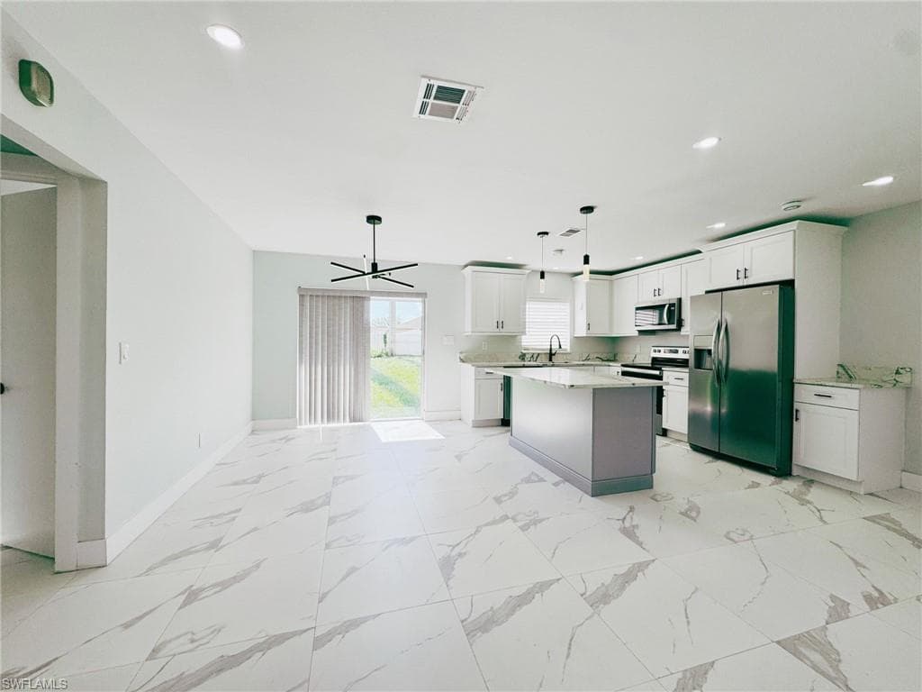 1127 Lovely LN NORTH FORT MYERS, FL 33903
