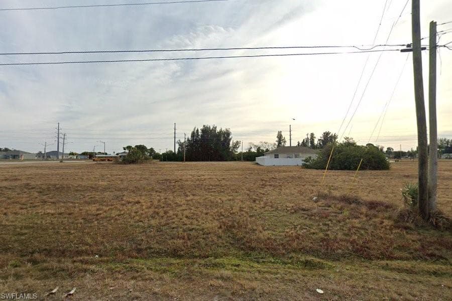 9 SW 24th PL CAPE CORAL, FL 33991