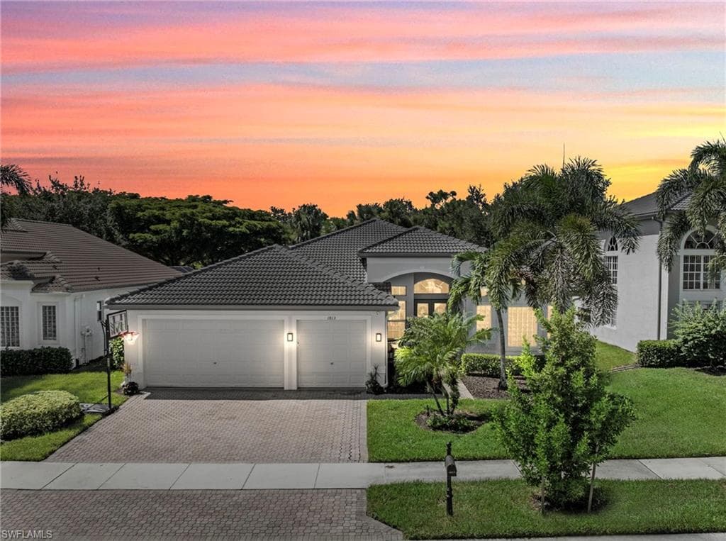 1813 Senegal Date DR NAPLES, FL 34119