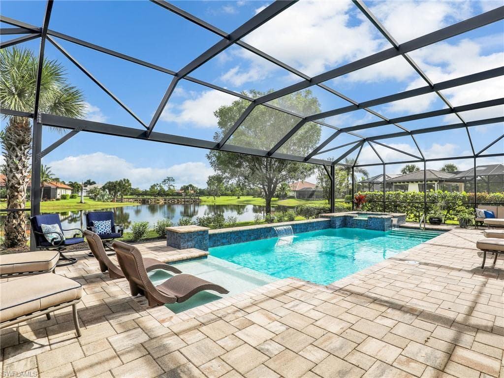 2079 Antigua LN N NAPLES, FL 34120