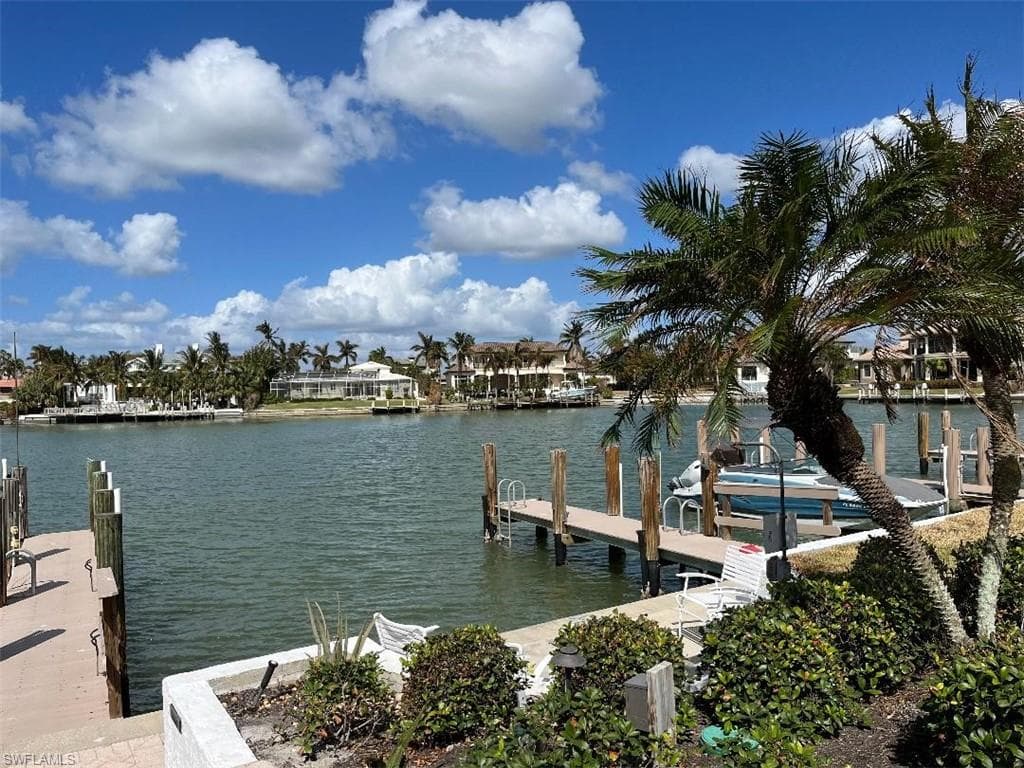 333 Harbour DR 106 NAPLES, FL 34103