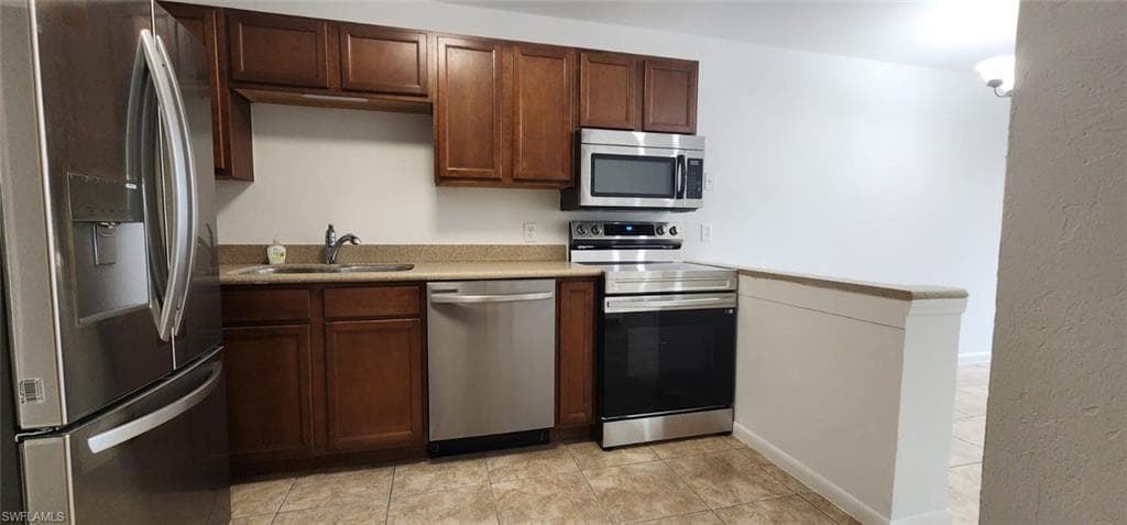 3417 SW Santa Barbara PL 108 CAPE CORAL, FL 33914