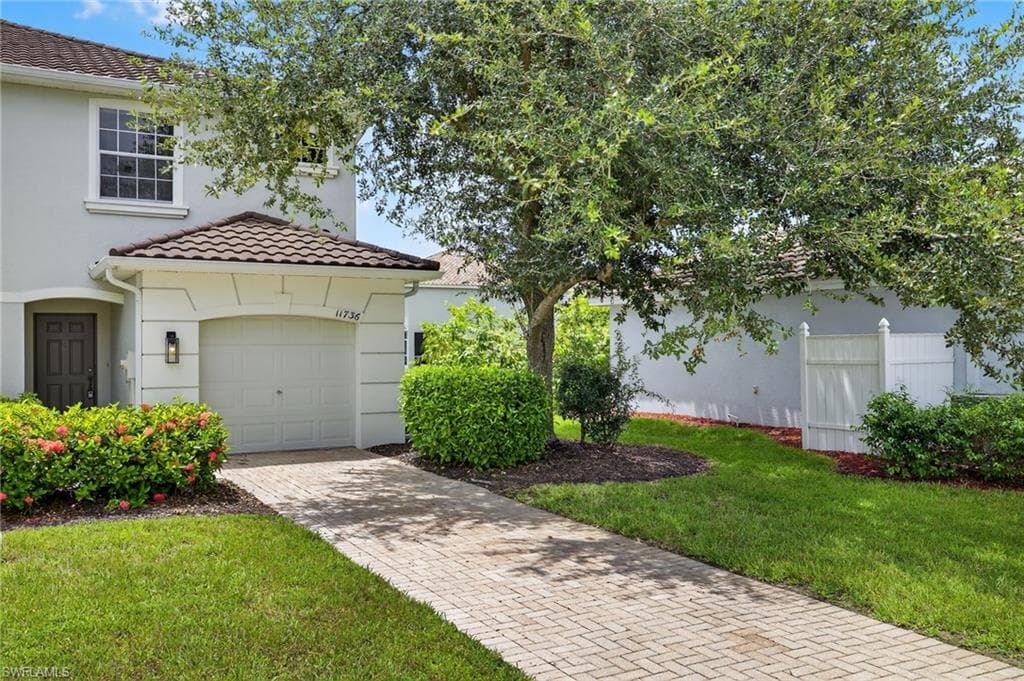 11736 Eros RD LEHIGH ACRES, FL 33971