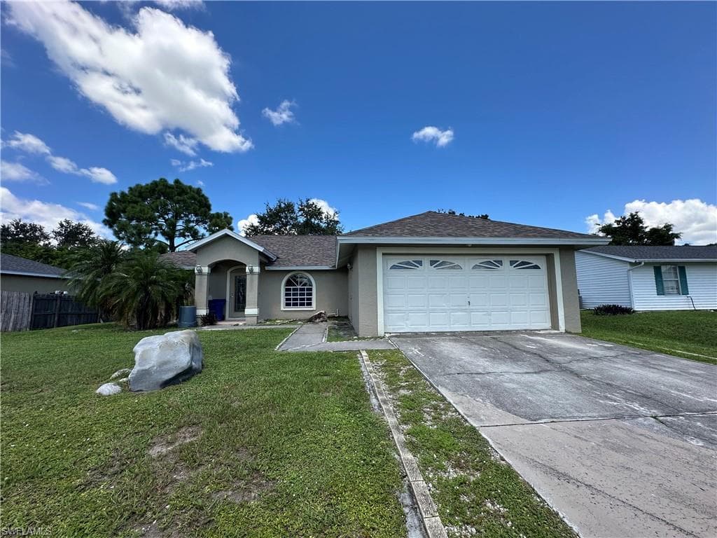 8069 Anhinga RD FORT MYERS, FL 33967