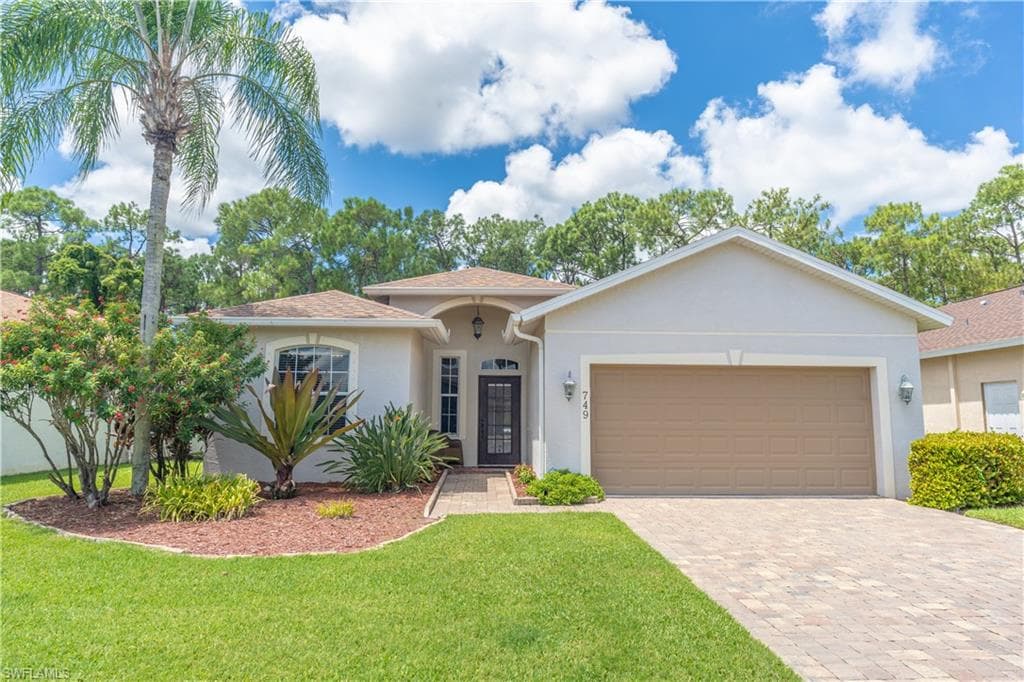 749 Crossfield CIR NAPLES, FL 34104