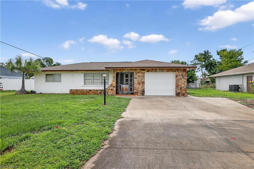 17469 Laurel Valley RD FORT MYERS, FL 33967