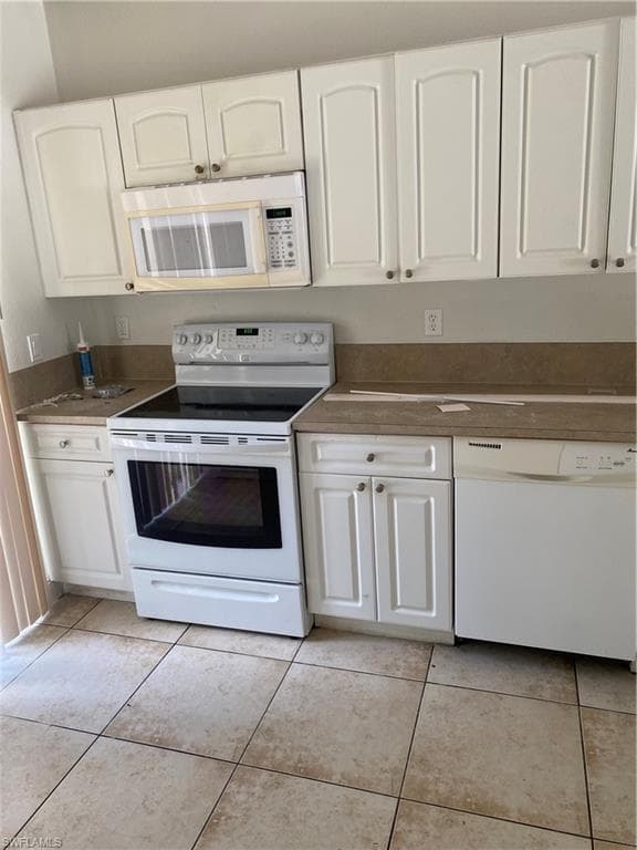4542 30th ST SW LEHIGH ACRES, FL 33973